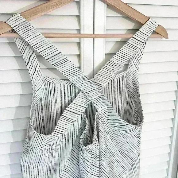 Athleta Arrival Tank Top in Amara Stripe | White Black | SZ M - Picture 10 of 14